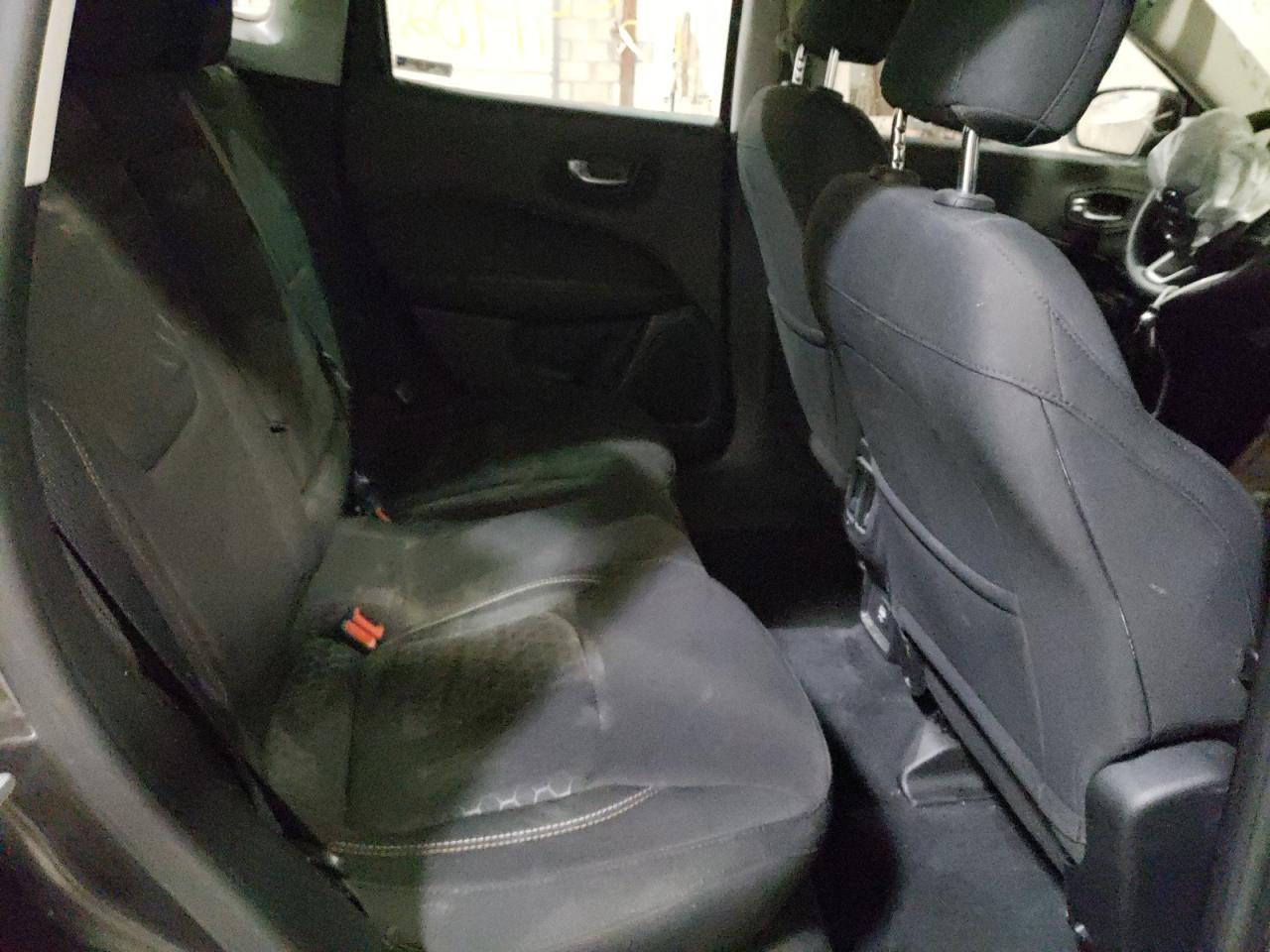 Photo 6 from auction – 2018 JEEP COMPASS SP with VIN 3C4NJCAB6JT300621