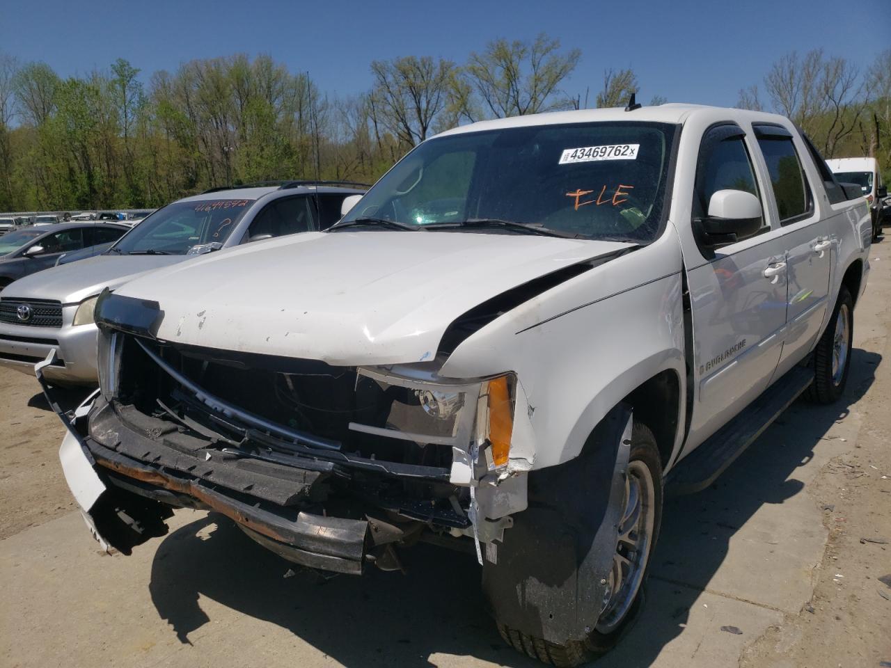 Photo 2 from auction – 2007 CHEVROLET AVALANCHE with VIN 3GNEC12067G243471