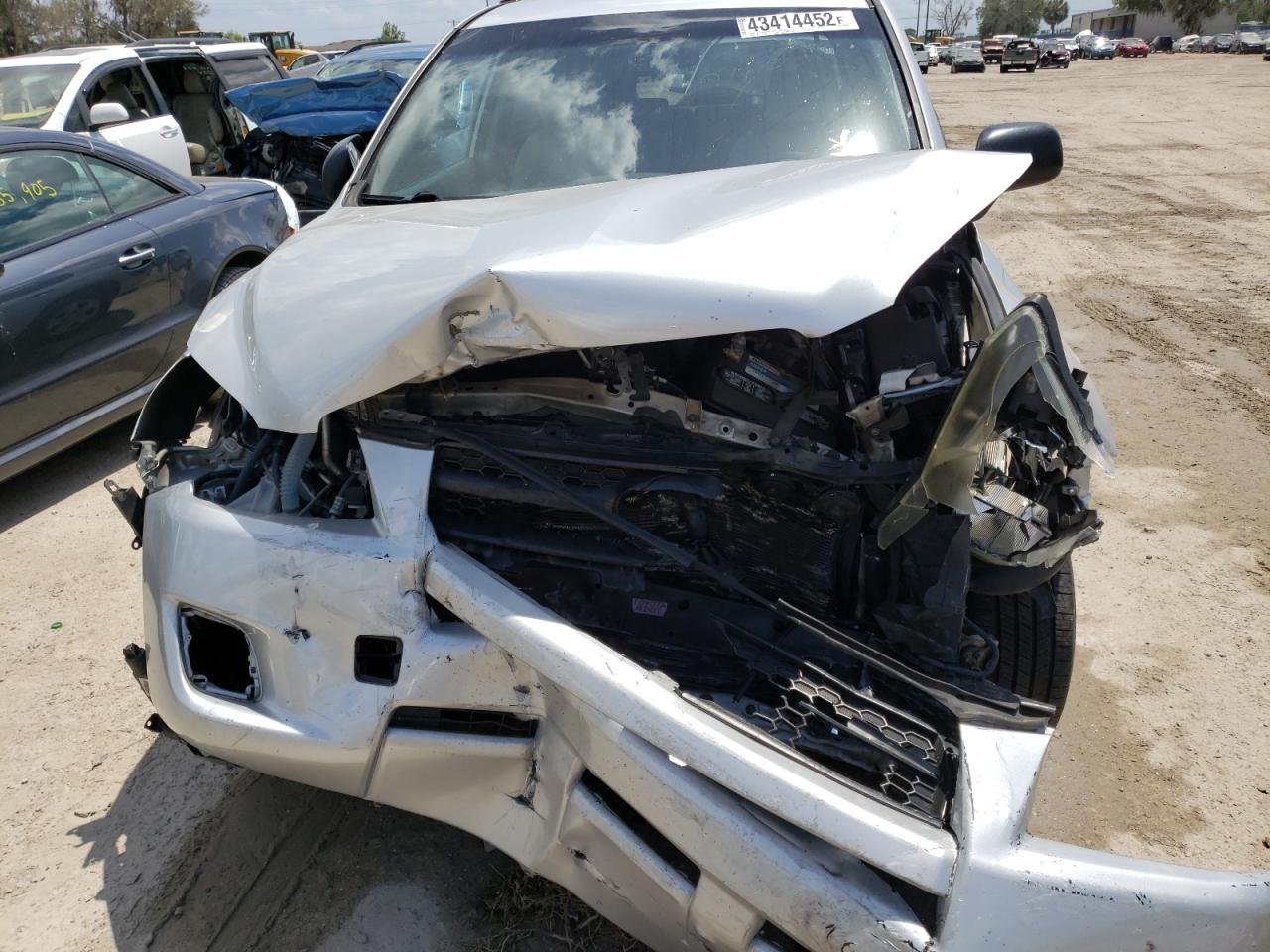 Photo 9 from auction – 2011 TOYOTA RAV4 with VIN 2T3ZF4DV7BW083492