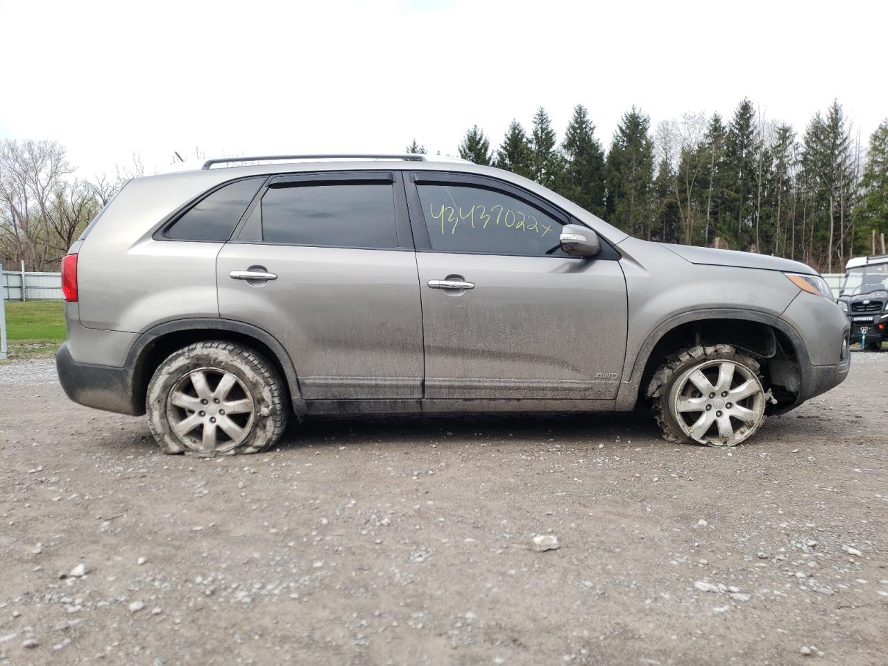 Photo 9 from auction – 2011 KIA SORENTO BA with VIN 5XYKTDA15BG133543