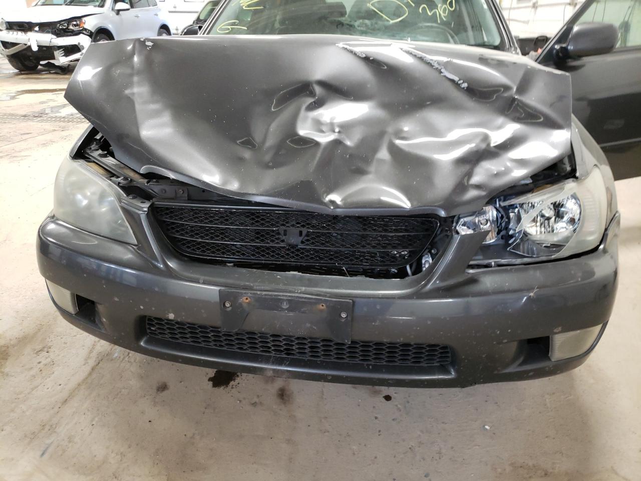 Photo 9 from auction – 2003 LEXUS IS 300 with VIN JTHBD192530079918