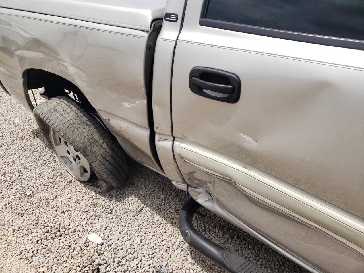 Photo 9 from auction – 2005 CHEVROLET SILVERADO with VIN 2GCEC13TX51332709