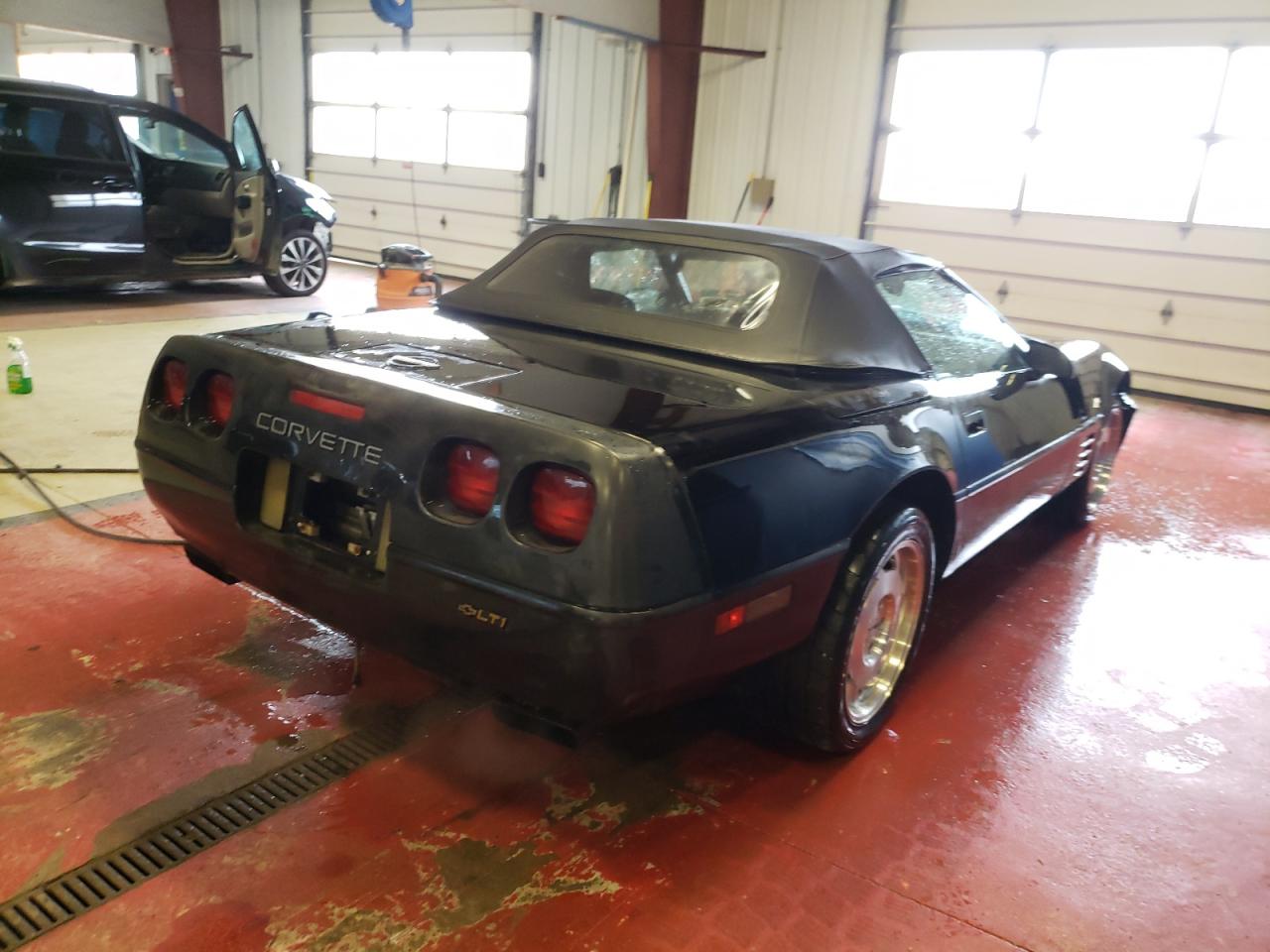 Photo 4 from auction – 1993 CHEVROLET CORVETTE with VIN 1G1YY33P8P5107776