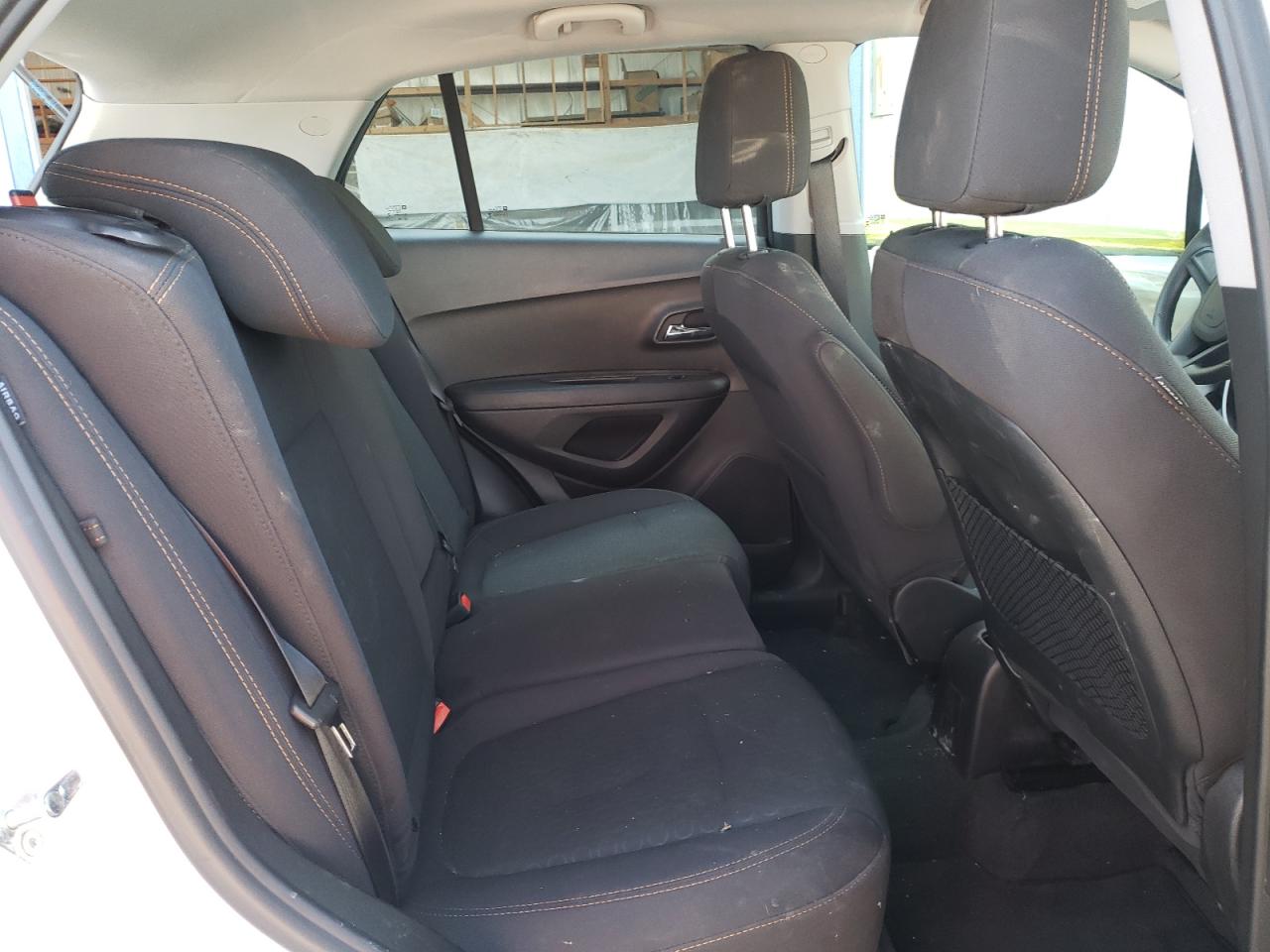 Photo 6 from auction – 2018 CHEVROLET TRAX LS with VIN 3GNCJKSB5JL239432