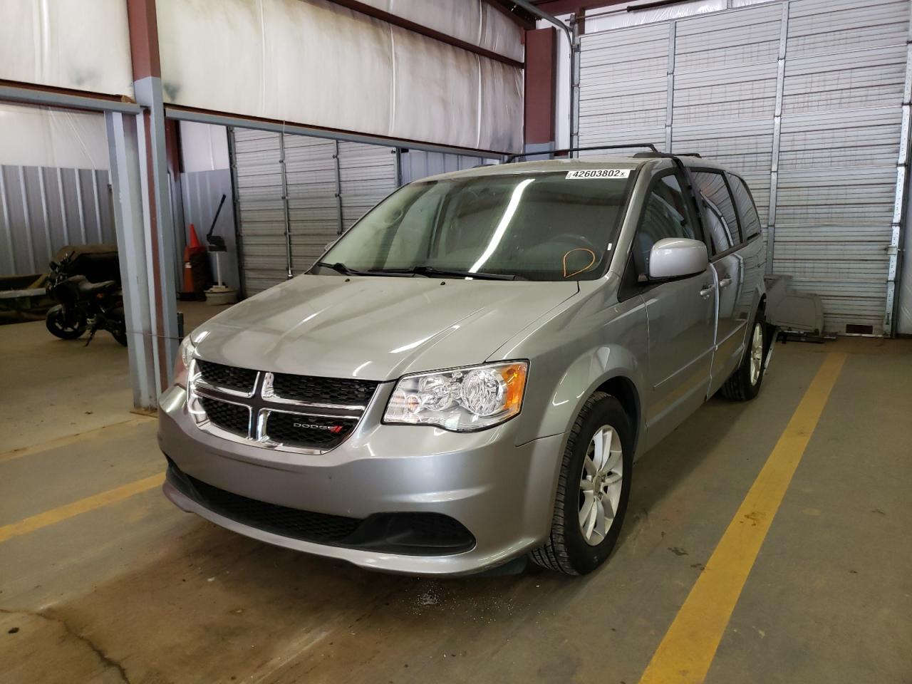 Photo 2 from auction – 2016 DODGE GRAND CARA with VIN 2C4RDGCG5GR242246