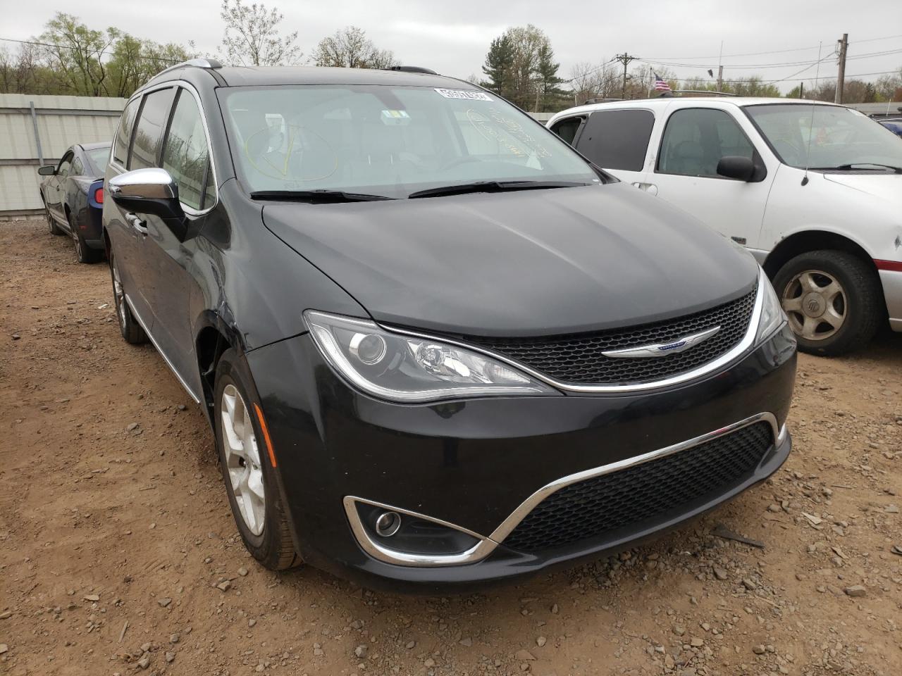 CHRYSLER PACIFICA L 2020 with VIN 2C4RC1GG3LR171441 - Photo from auction