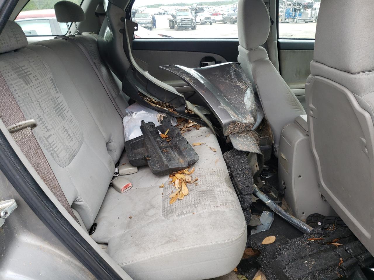 Photo 6 from auction – 2006 CHEVROLET EQUINOX LS with VIN 2CNDL13F566066568