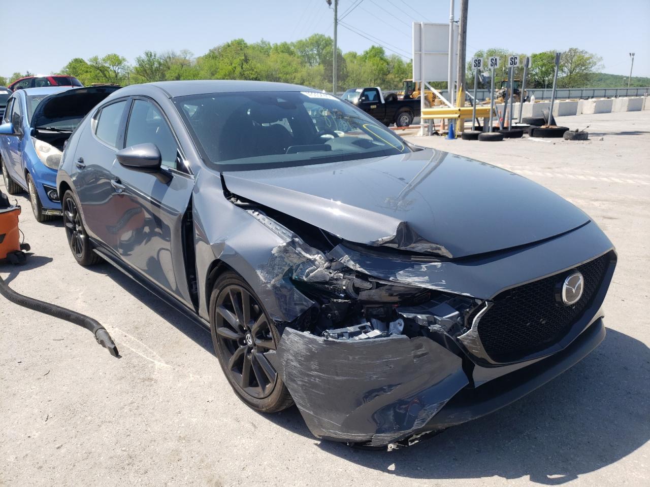 MAZDA 3 PREMIUM 2021 with VIN JM1BPAML1M1346895 - Photo from auction