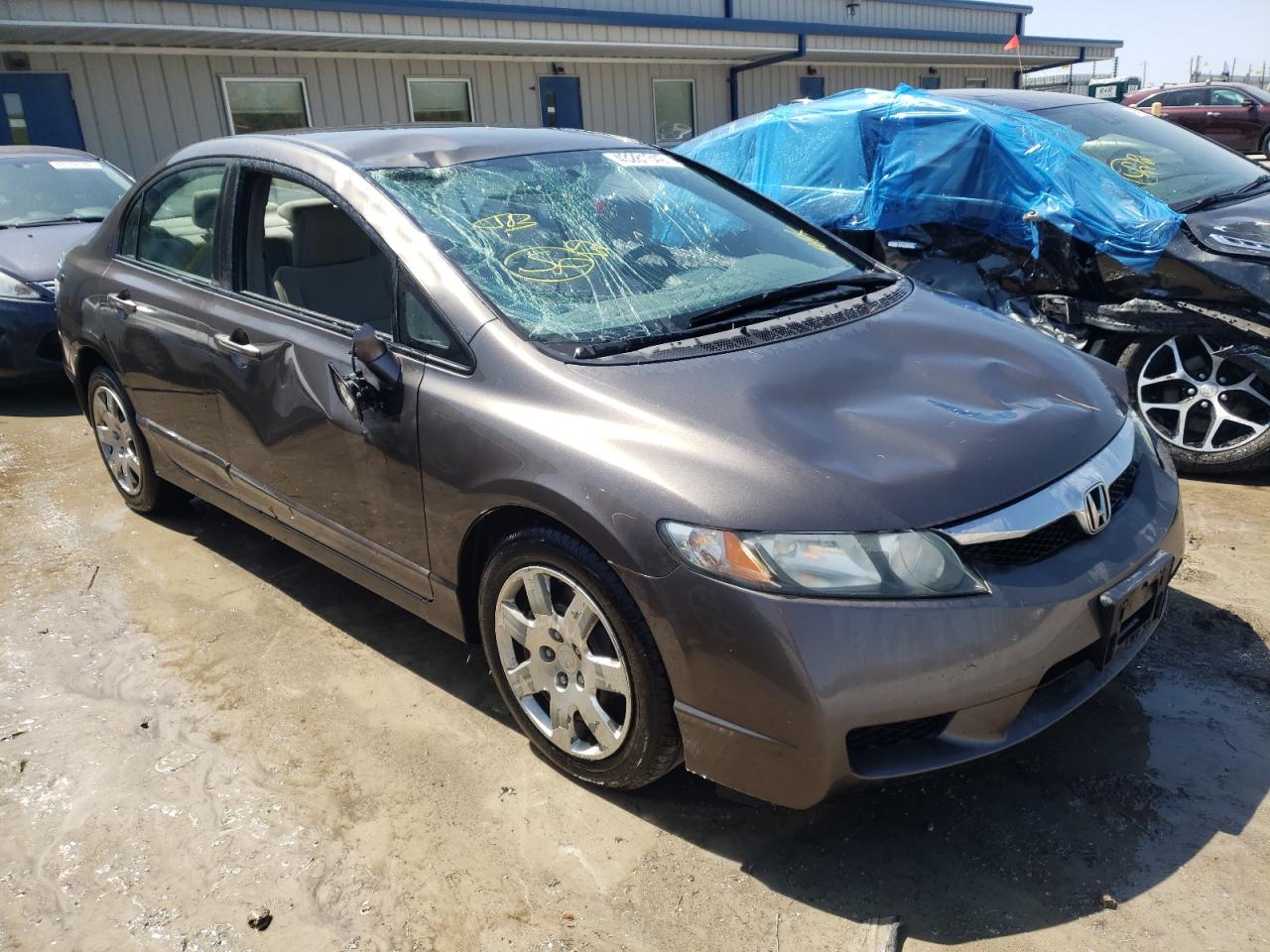 HONDA CIVIC LX 2010 with VIN 19XFA1F50AE044010 - Photo from auction