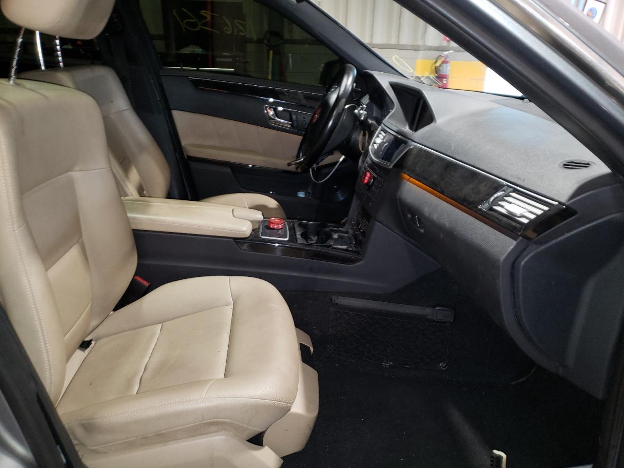 Photo 5 from auction – 2011 MERCEDES-BENZ E 350 4MAT with VIN WDDHF8HB2BA363179