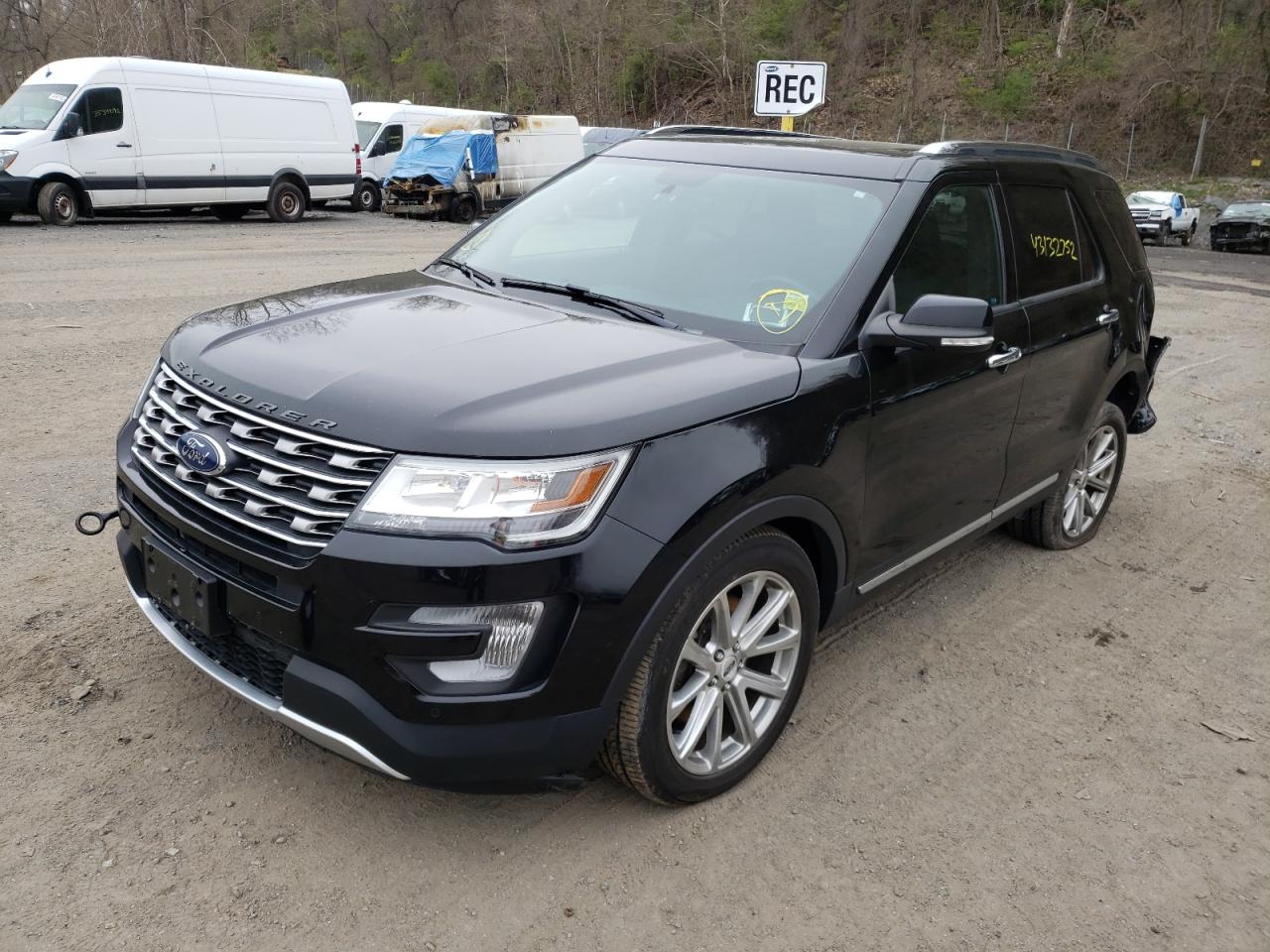 Photo 2 from auction – 2017 FORD EXPLORER L with VIN 1FM5K8F8XHGB81327