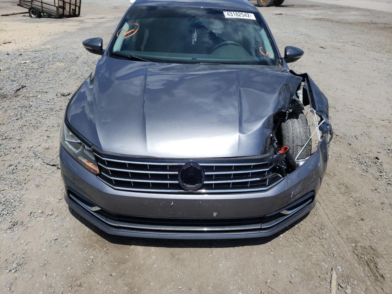 Photo 7 from auction – 2016 VOLKSWAGEN PASSAT S with VIN 1VWAT7A32GC040129