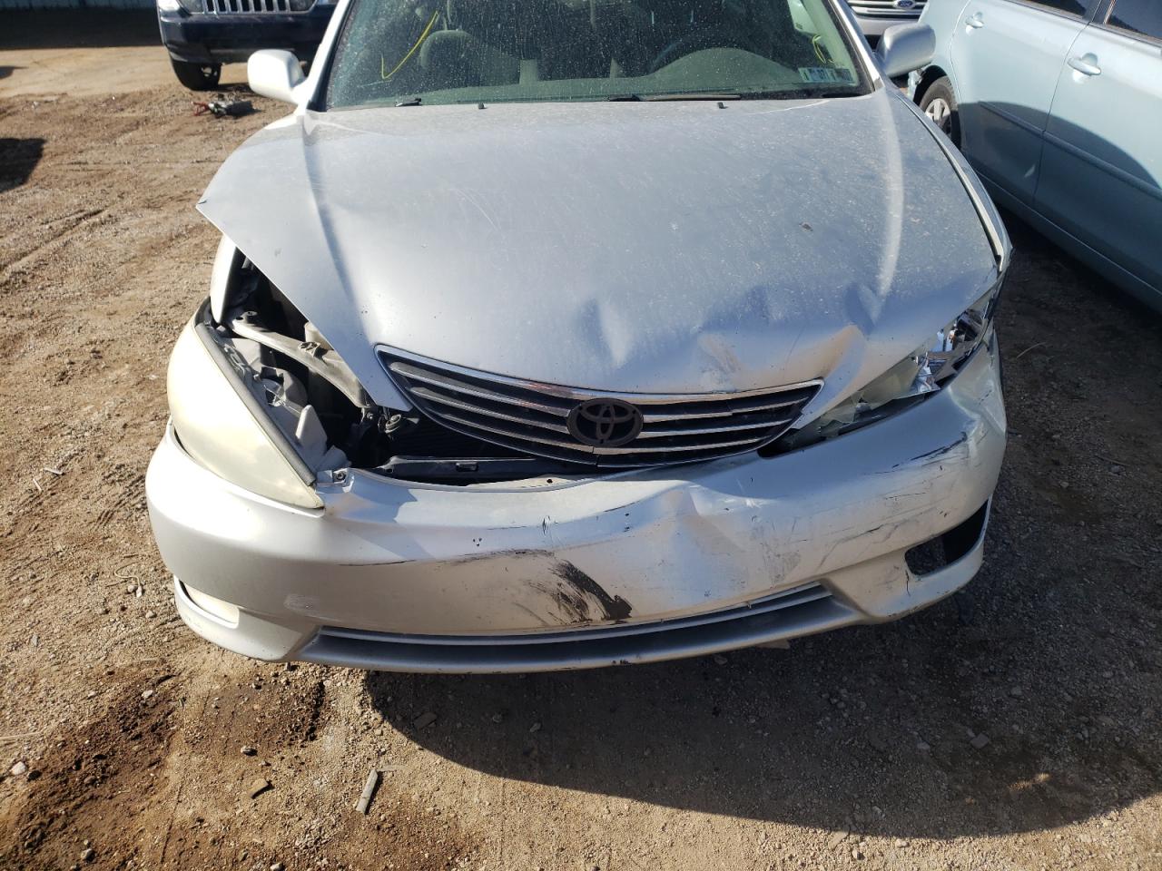 Photo 9 from auction – 2005 TOYOTA CAMRY LE with VIN 4T1BE30K55U041930