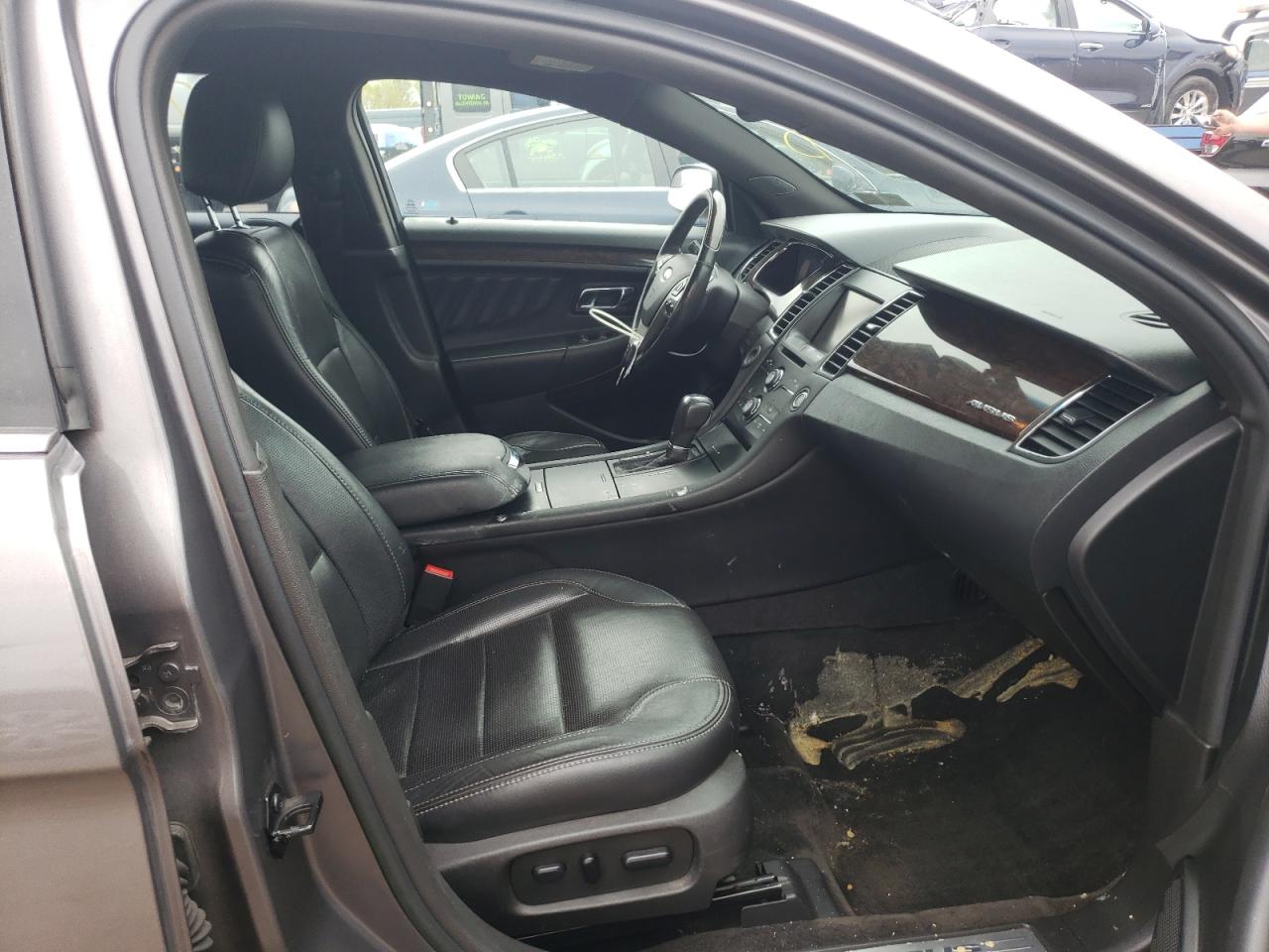 Photo 5 from auction – 2013 FORD TAURUS LIM with VIN 1FAHP2F88DG136564