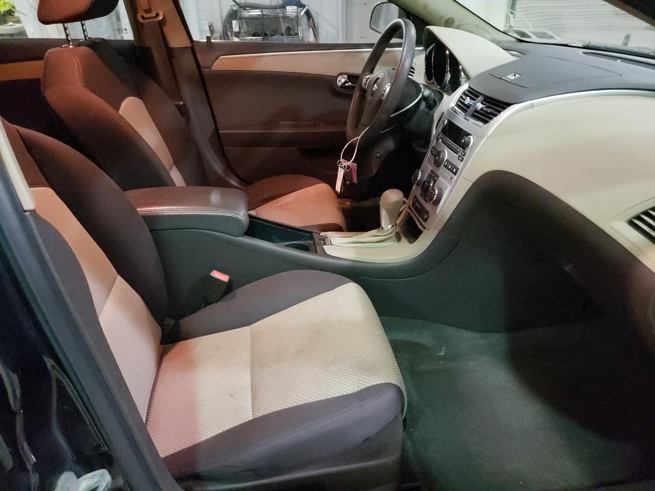 Photo 5 from auction – 2011 CHEVROLET MALIBU LS with VIN 1G1ZB5E15BF215625