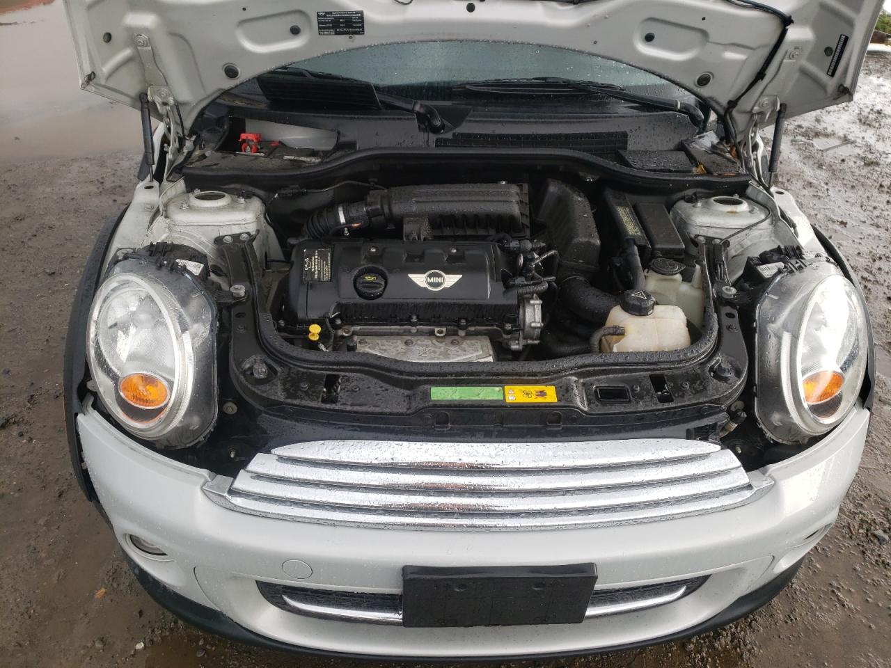 Photo 7 from auction – 2011 MINI COOPER with VIN WMWSU3C59BT092844