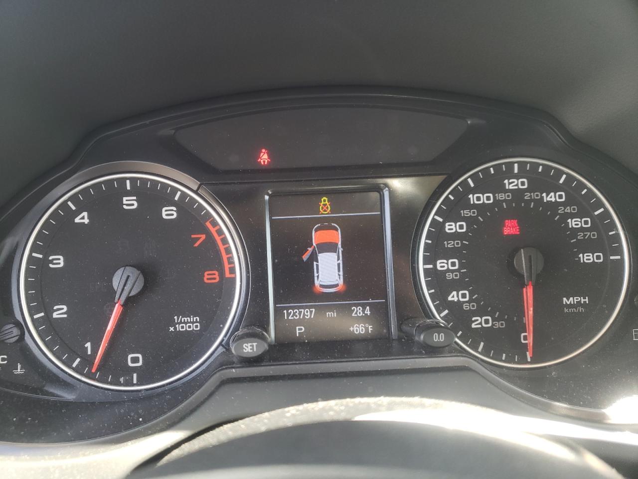 Photo 8 from auction – 2010 AUDI Q5 PREMIUM with VIN WA1LKAFP3AA017334
