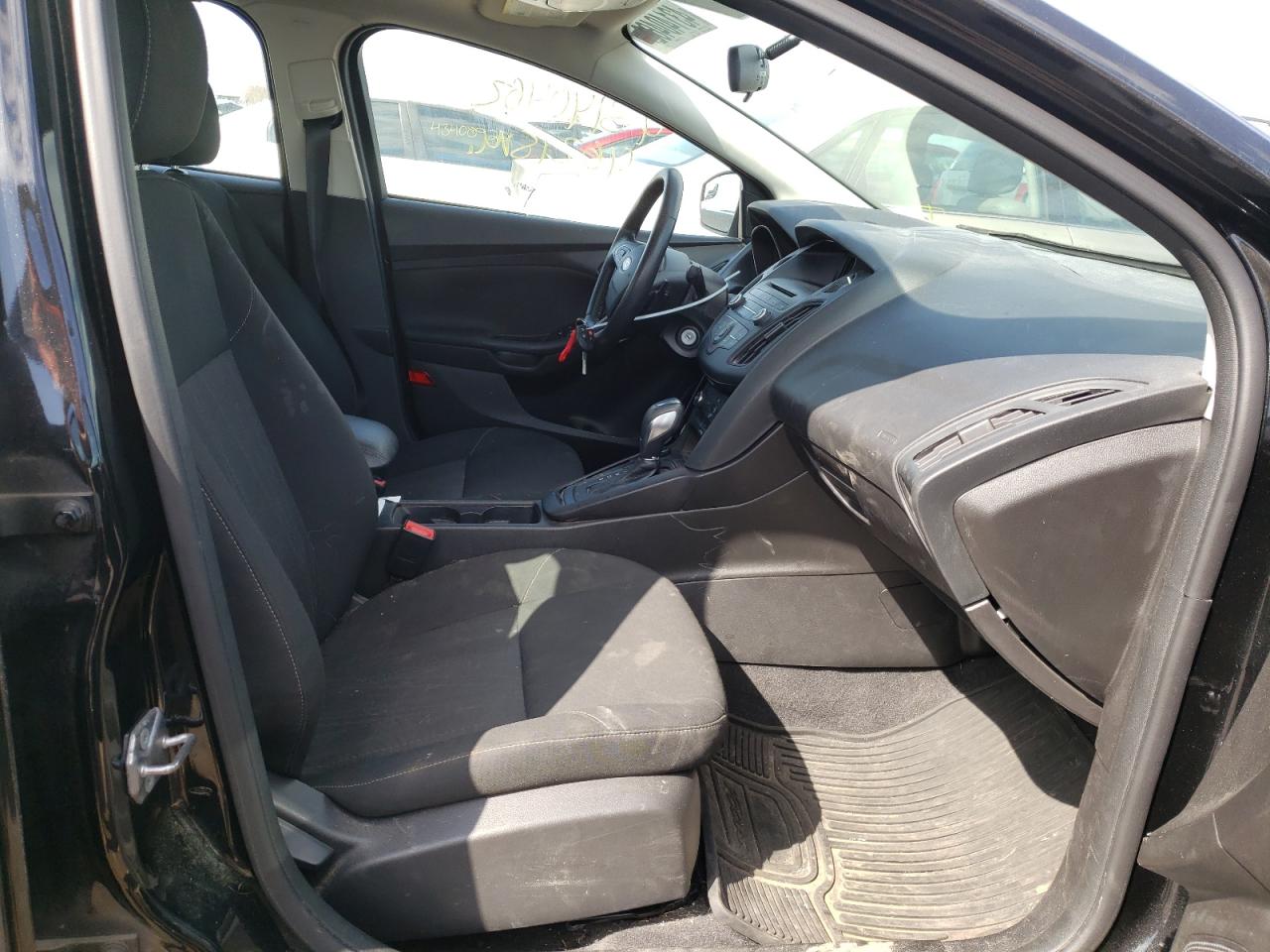 Photo 5 from auction – 2015 FORD FOCUS SE with VIN 1FADP3F27FL360841