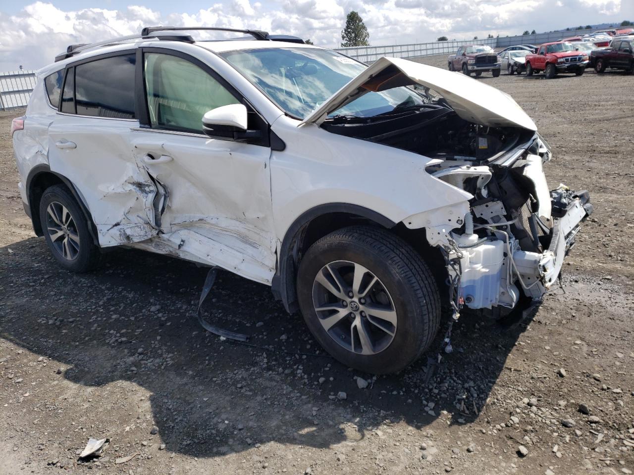 Photo 10 from auction – 2016 TOYOTA RAV4 XLE with VIN JTMRFREV5GJ096047