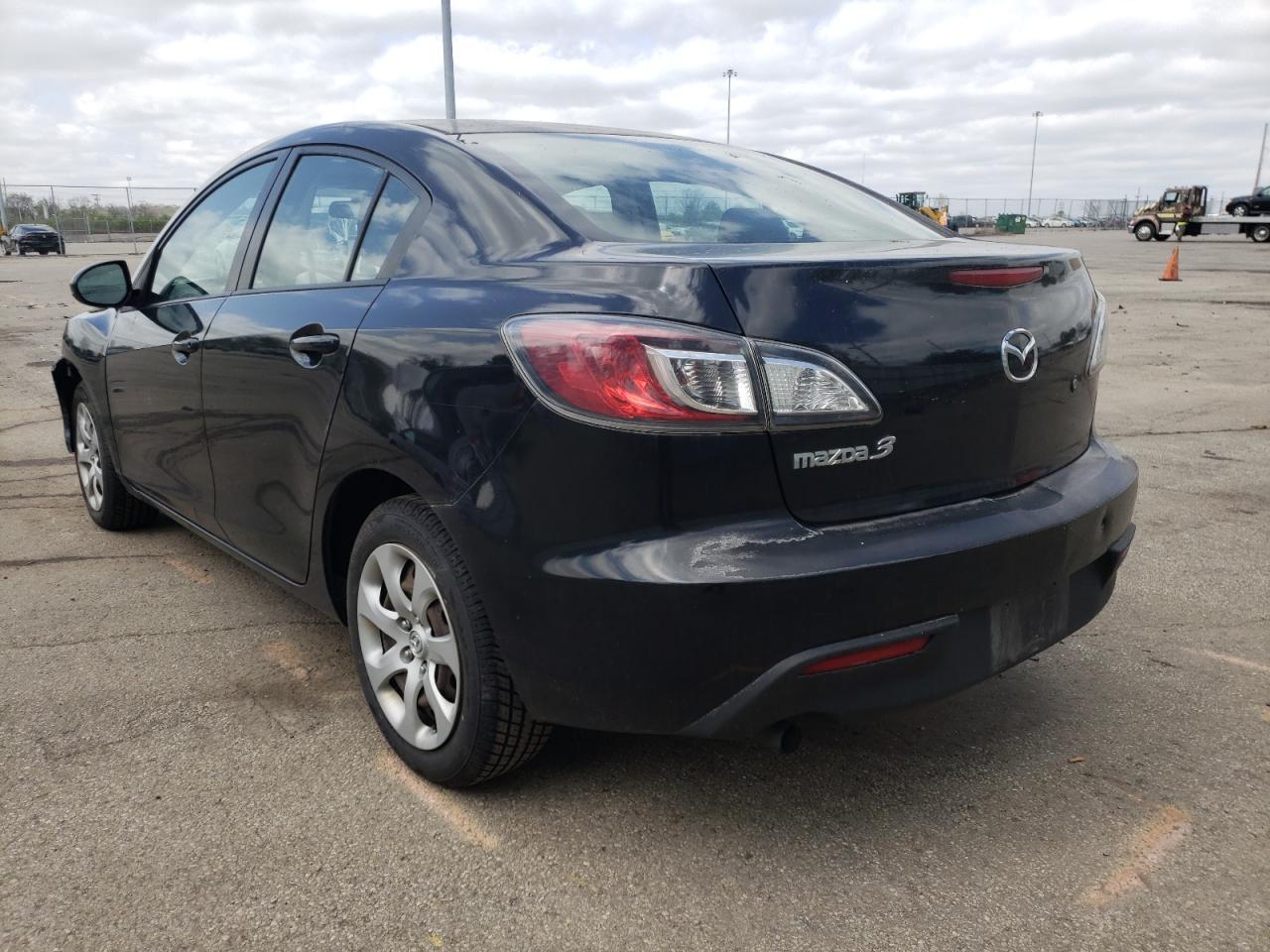 Photo 3 from auction – 2011 MAZDA 3 I with VIN JM1BL1UF4B1436738