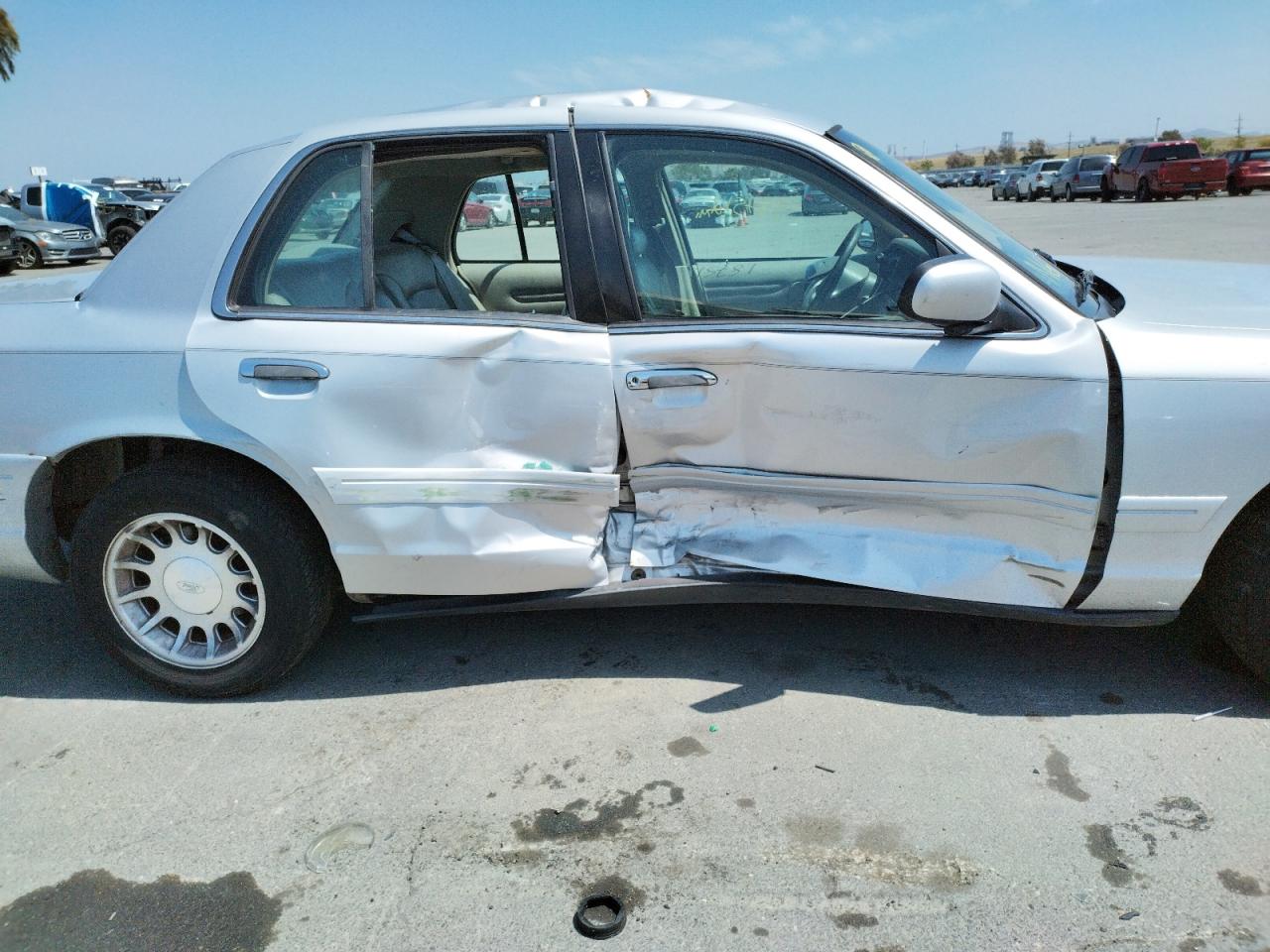 Photo 9 from auction – 1999 FORD CROWN VICT with VIN 2FAFP74W8XX158374