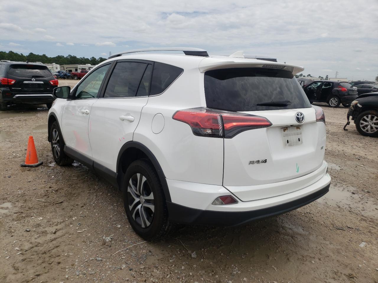 Photo 3 from auction – 2016 TOYOTA RAV4 LE with VIN 2T3ZFREV4GW310852