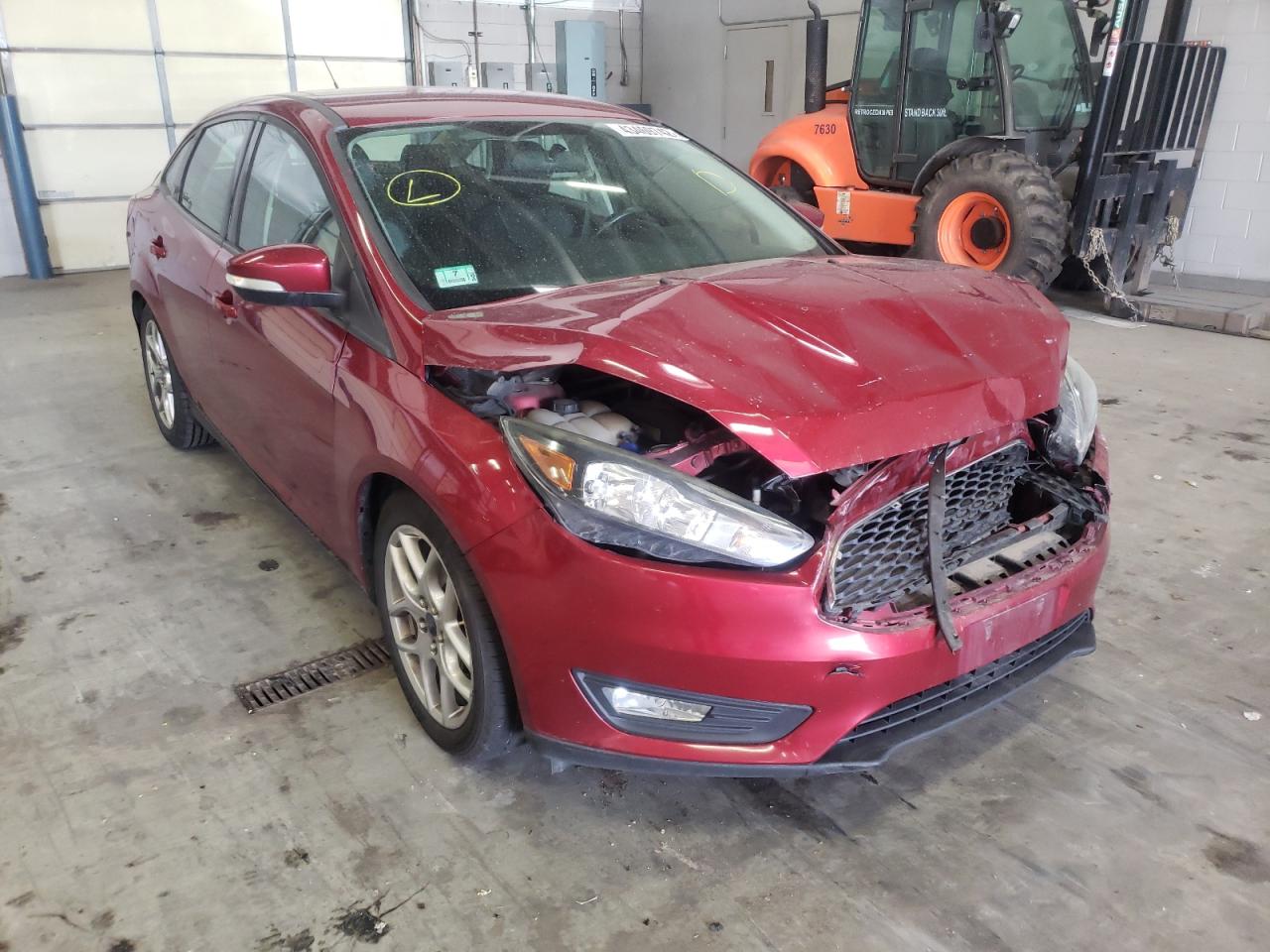FORD FOCUS SE 2015 with VIN 1FADP3F20FL318267 - Photo from auction