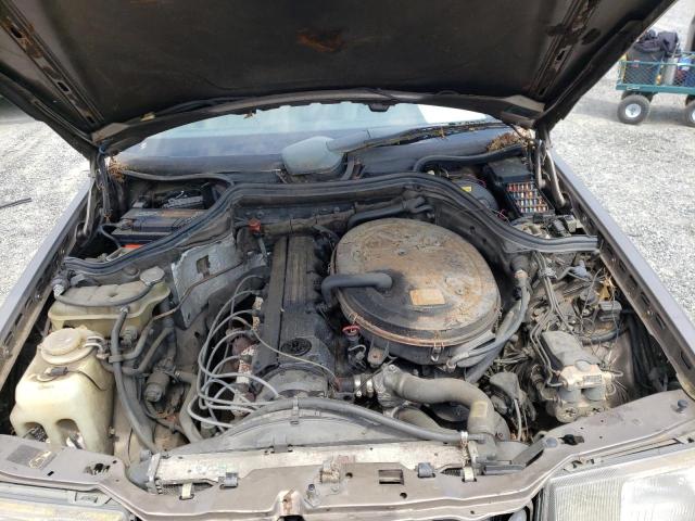 Photo 7 from auction – 1990 MERCEDES-BENZ 300 E with VIN WDBEA30D4LB183661