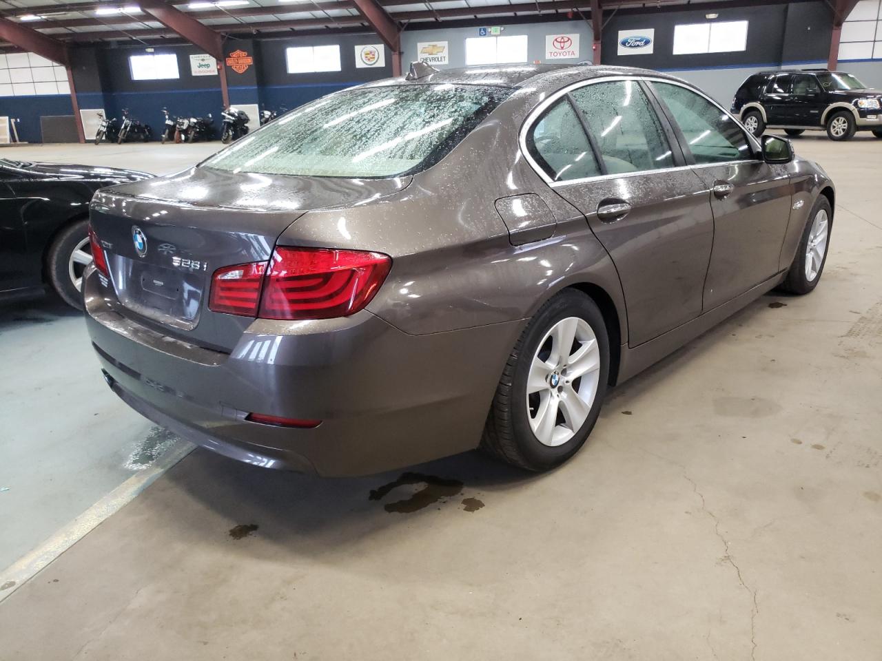 Photo 4 from auction – 2013 BMW 528 XI with VIN WBAXH5C58DDW14348