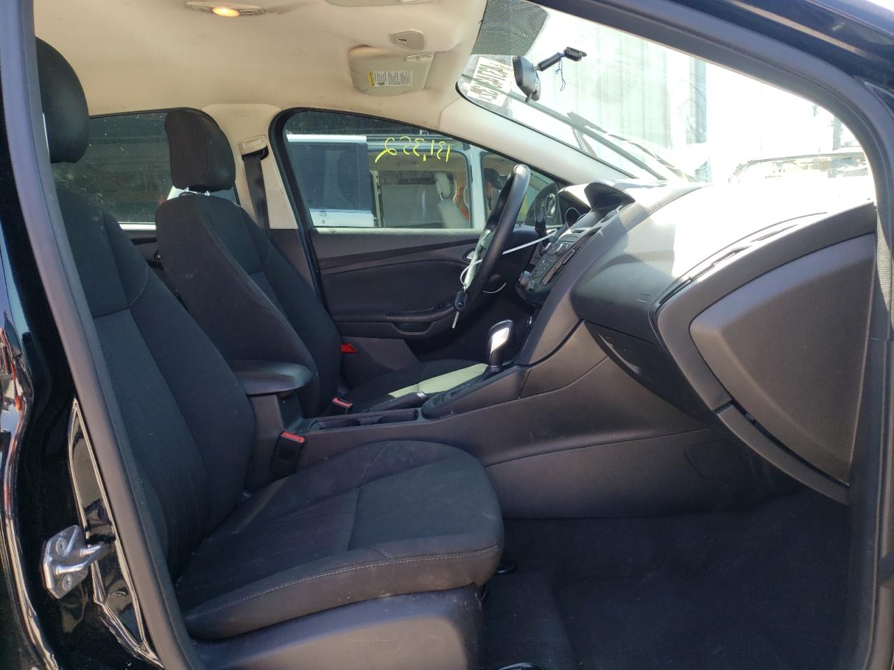 Photo 5 from auction – 2016 FORD FOCUS SE with VIN 1FADP3F22GL264603