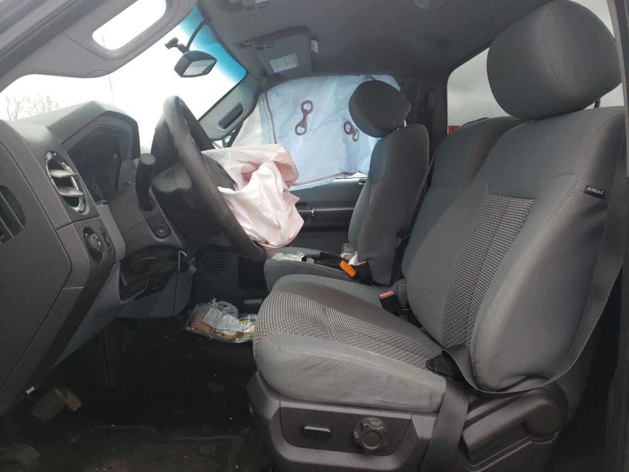 Photo 5 from auction – 2015 FORD F350 SUPER with VIN 1FTRF3BT9FEC67017