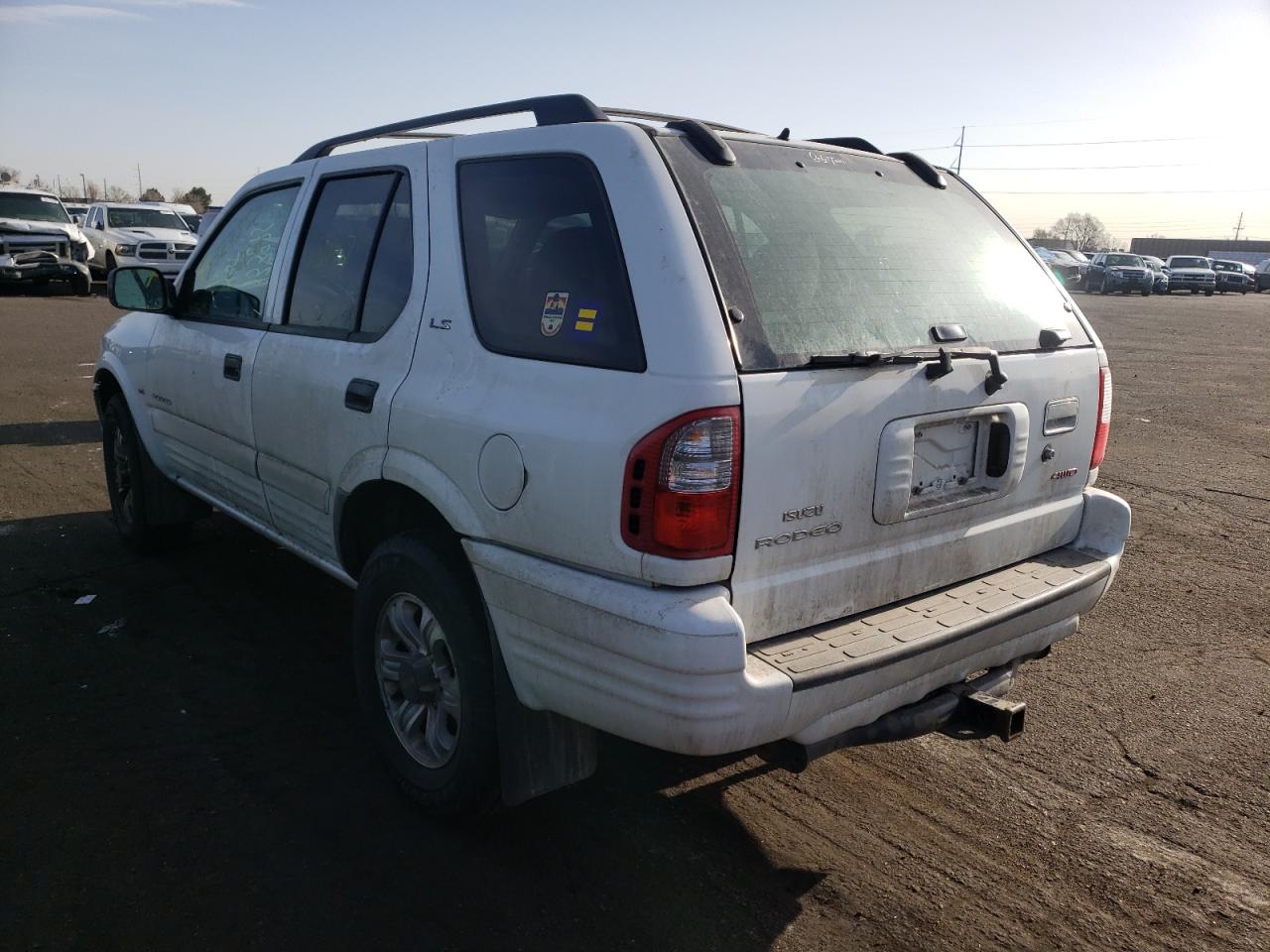 Photo 3 from auction – 2001 ISUZU RODEO S with VIN 4S2DM58W614345902