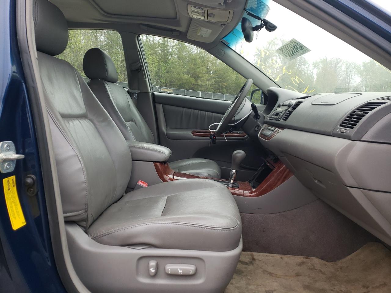 Photo 5 from auction – 2005 TOYOTA CAMRY LE with VIN 4T1BF30K55U108894