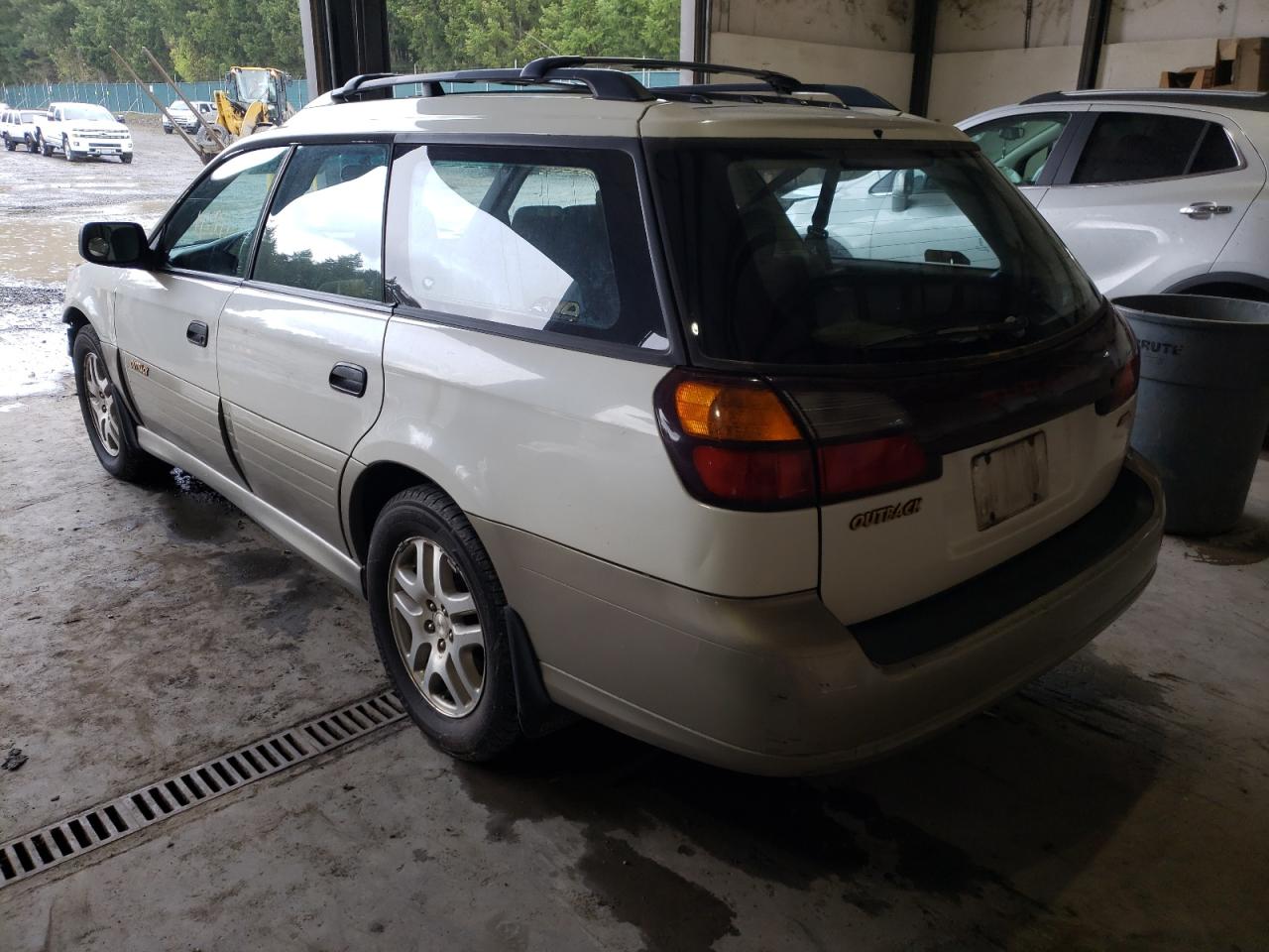 Photo 3 from auction – 2002 SUBARU LEGACY OUT with VIN 4S3BH665927632965