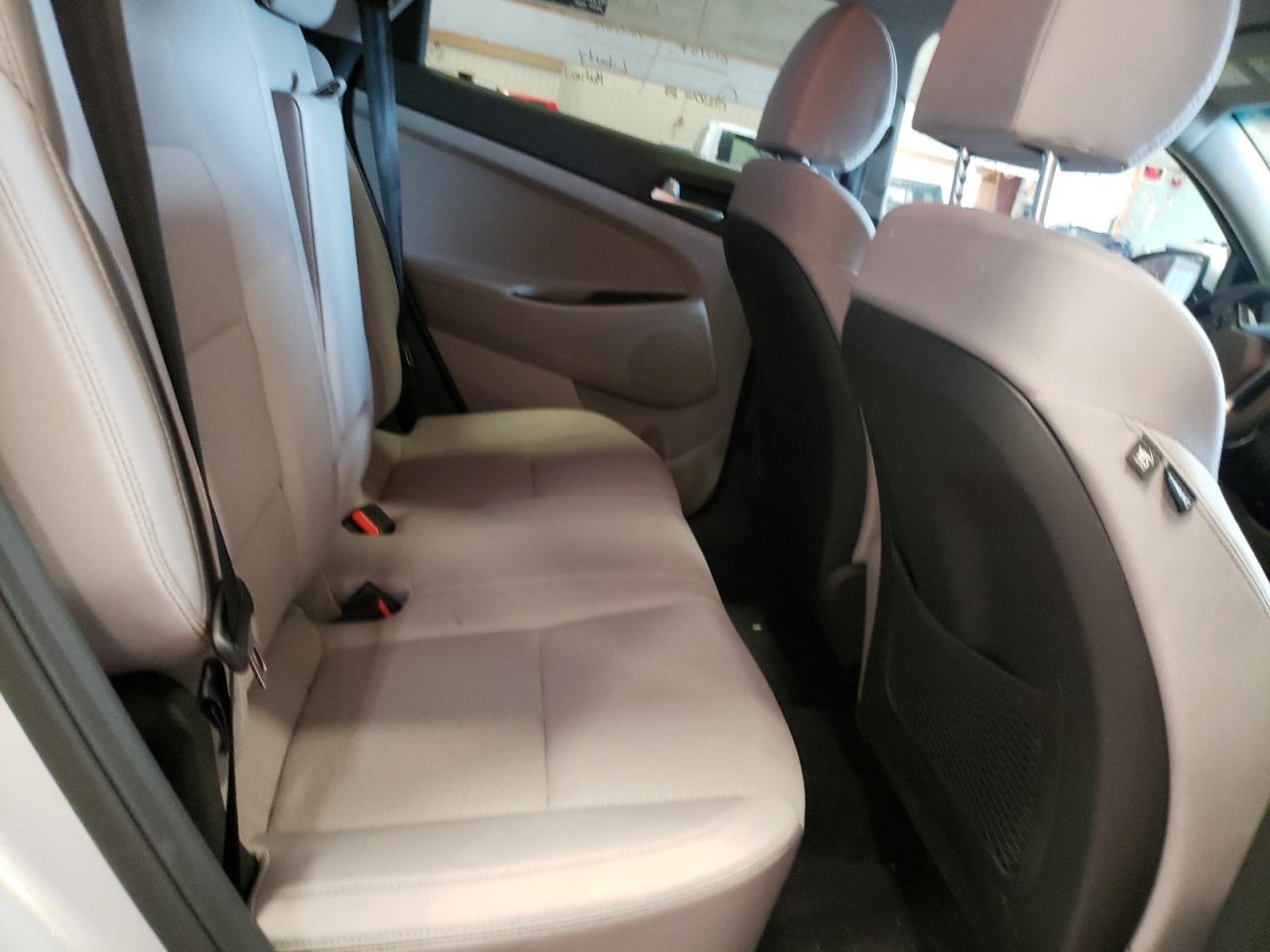 Photo 8 from auction – 2019 HYUNDAI TUCSON LIM with VIN KM8J3CA48KU070674