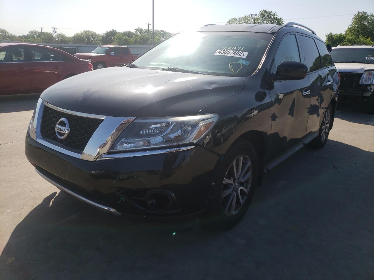 Photo 2 from auction – 2015 NISSAN PATHFINDER with VIN 5N1AR2MM4FC715921