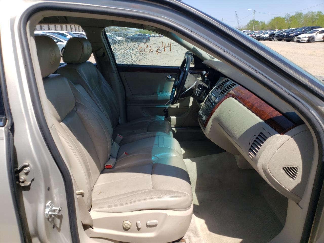 Photo 18 from auction – 2007 CADILLAC DTS with VIN 1G6KD57Y27U108065