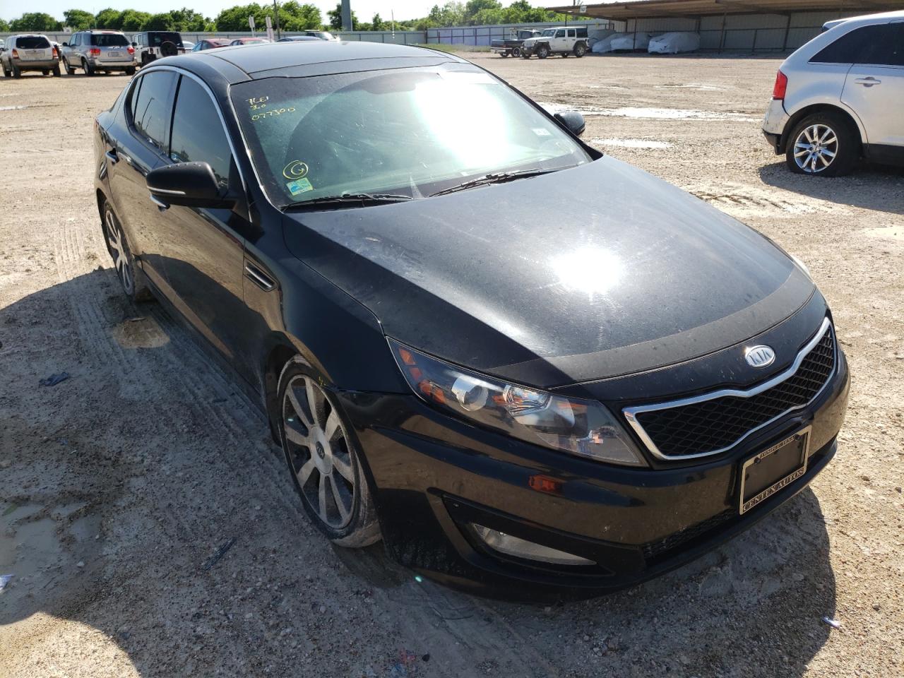 KIA OPTIMA SX 2012 with VIN 5XXGR4A68CG077300 - Photo from auction