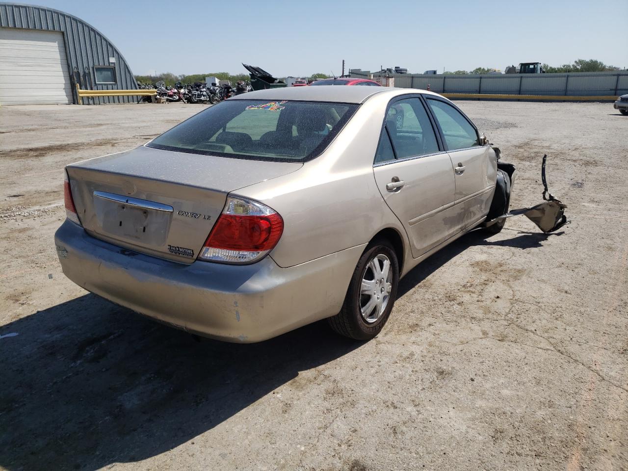 Photo 4 from auction – 2005 TOYOTA CAMRY LE with VIN 4T1BE32K95U584856