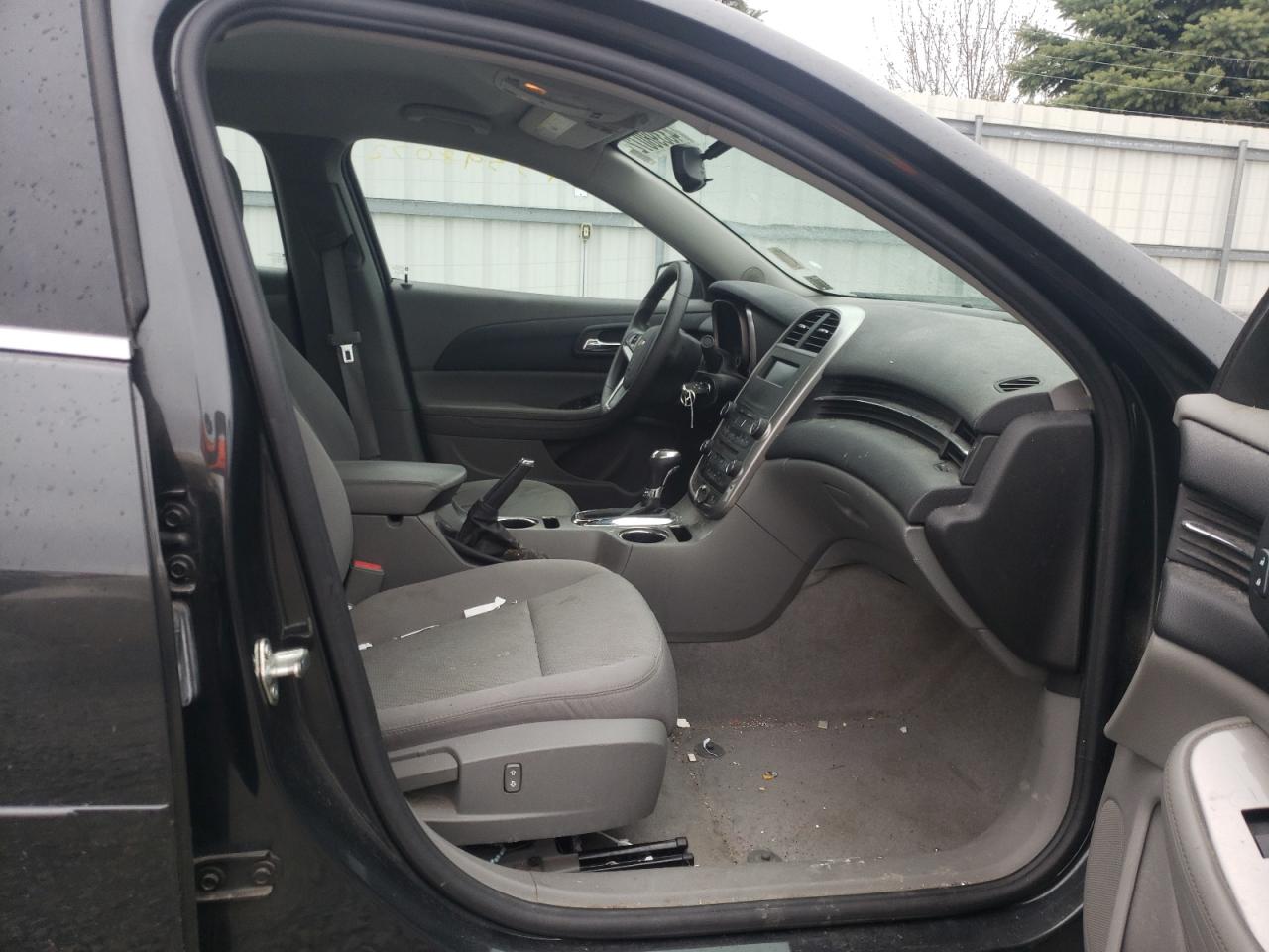Photo 5 from auction – 2015 CHEVROLET MALIBU LS with VIN 1G11B5SL0FF112492