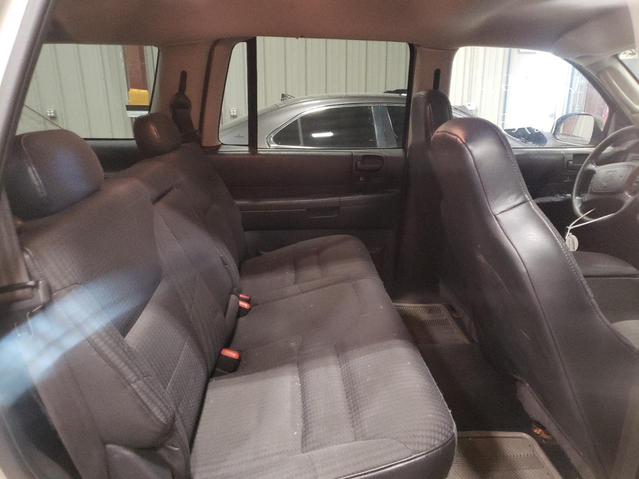 Photo 6 from auction – 2002 DODGE DURANGO SP with VIN 1B4HS38NX2F124353