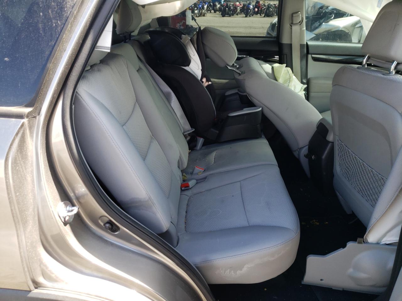 Photo 6 from auction – 2011 KIA SORENTO BA with VIN 5XYKT3A19BG050028