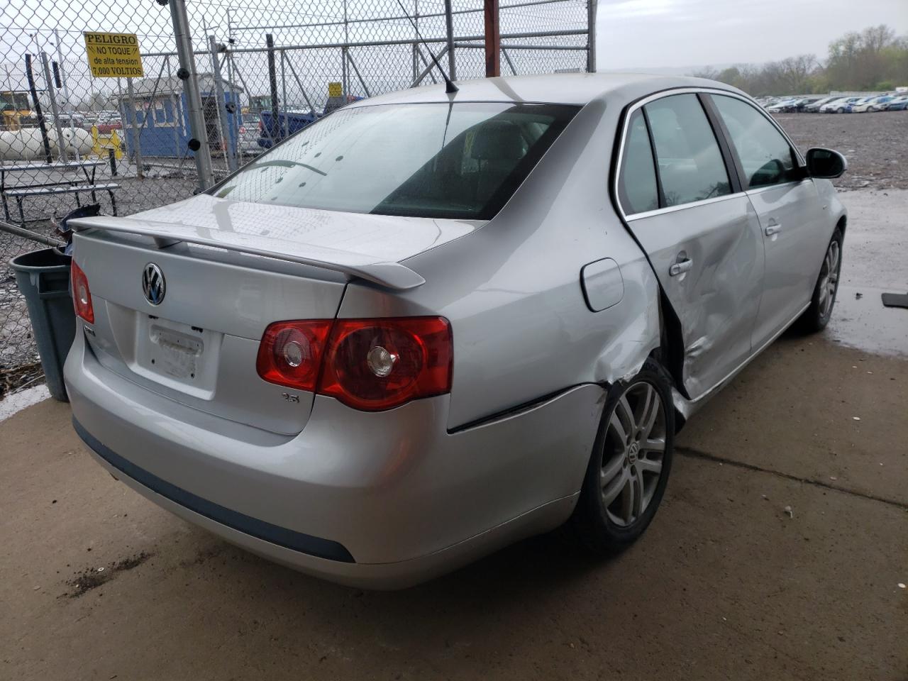 Photo 4 from auction – 2007 VOLKSWAGEN JETTA WOLF with VIN 3VWEG71KX7M144783