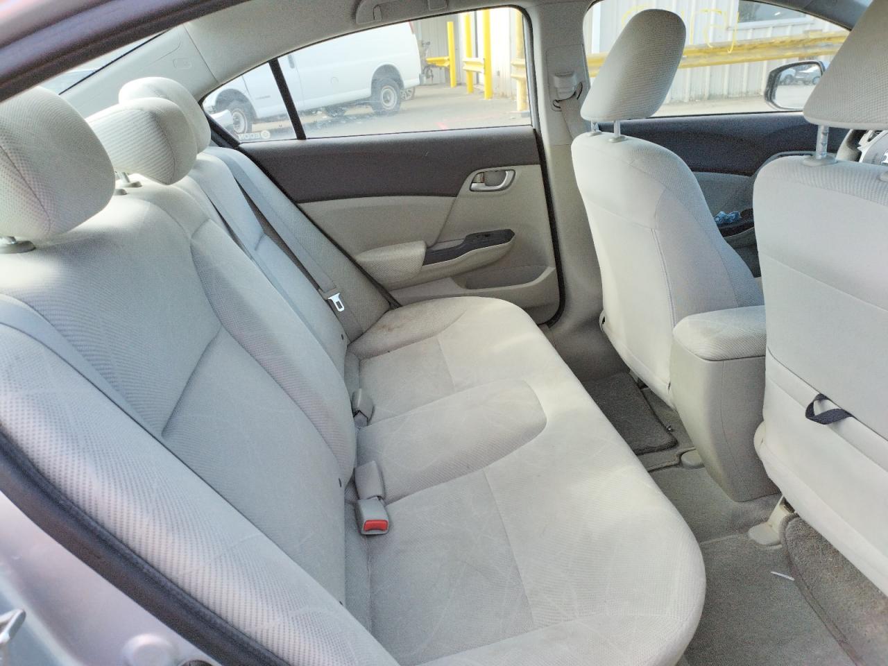 Photo 6 from auction – 2012 HONDA CIVIC LX with VIN 2HGFB2F52CH591677