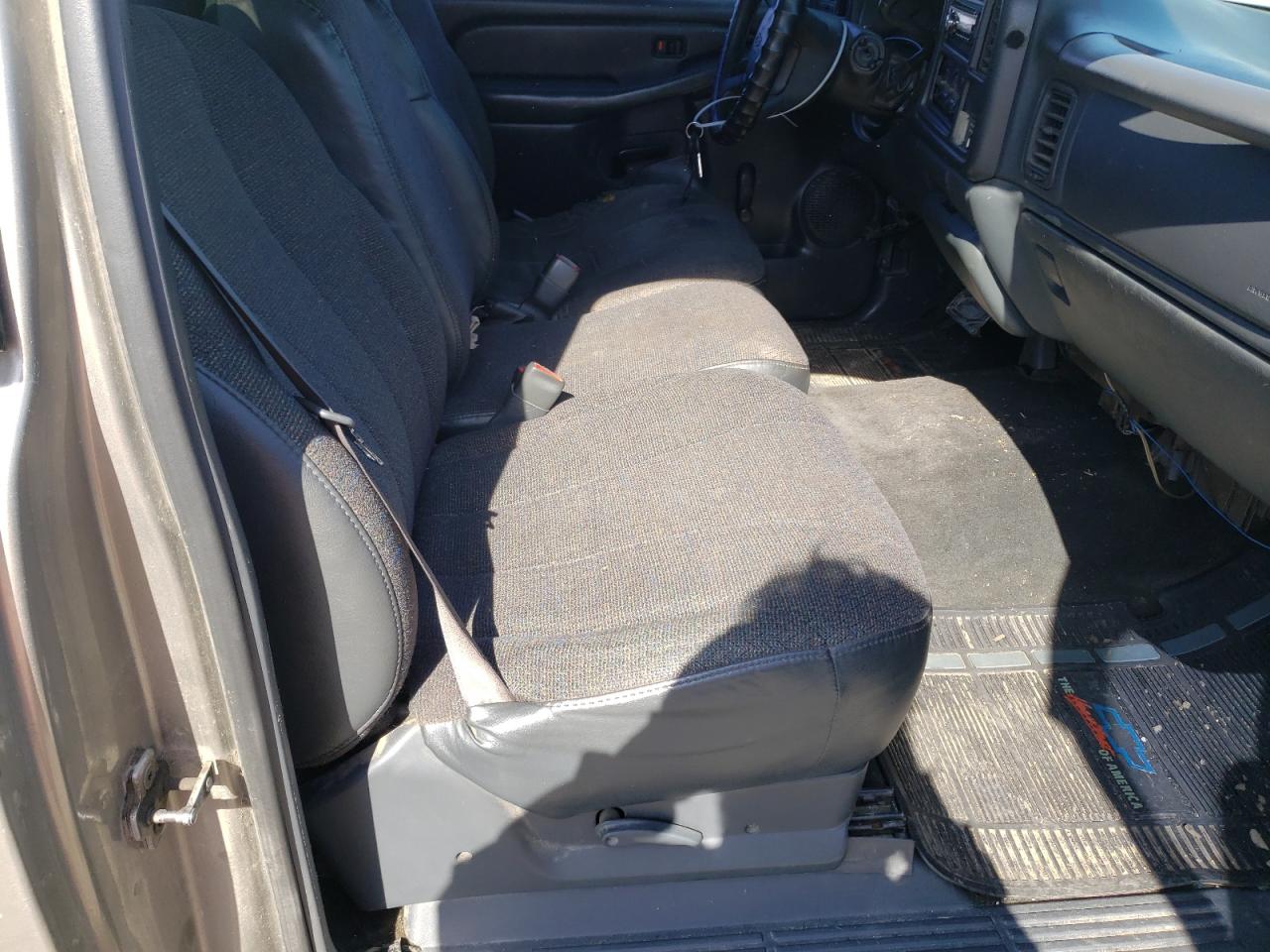 Photo 6 from auction – 2000 CHEVROLET SILVERADO with VIN 1GCEC14W9YZ257506