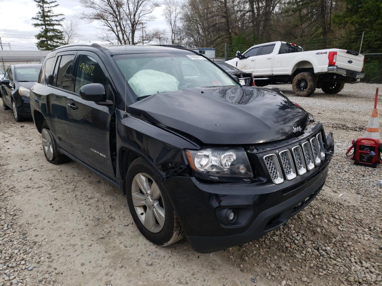 JEEP COMPASS LA 2015 with VIN 1C4NJDEBXFD121298 - Photo from auction