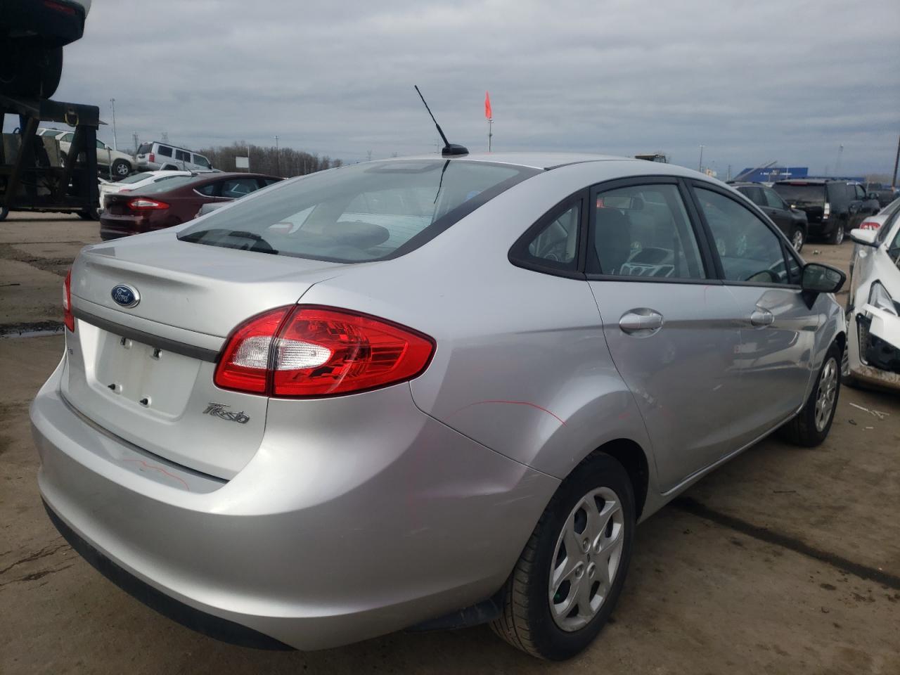 Photo 4 from auction – 2013 FORD FIESTA SE with VIN 3FADP4BJ3DM193182