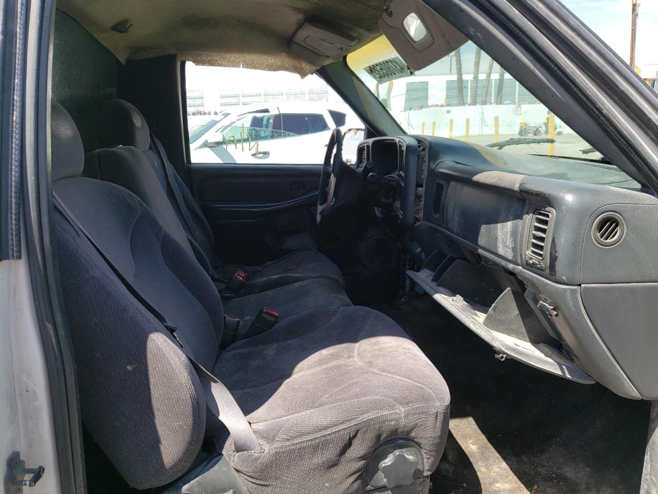Photo 5 from auction – 1999 GMC NEW SIERRA with VIN 1GTEC14V9XE540730