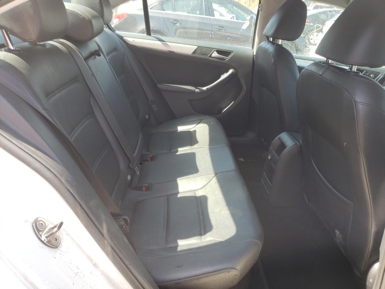 Photo 6 from auction – 2013 VOLKSWAGEN JETTA SE with VIN 3VWDP7AJ5DM362452