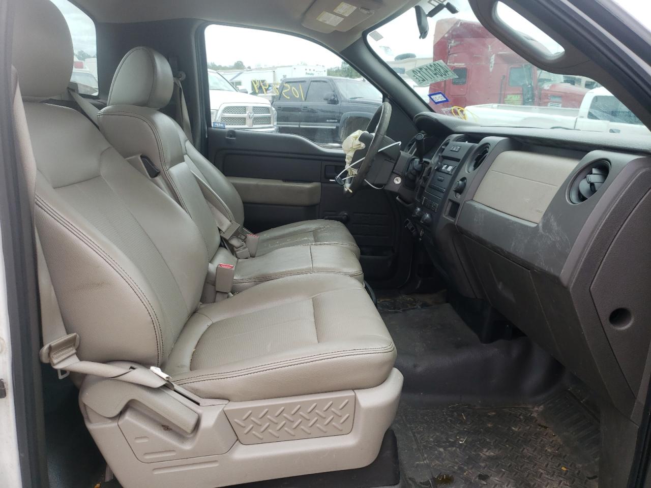 Photo 5 from auction – 2010 FORD F150 with VIN 1FTMF1CW4AKB37860